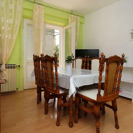 Apartments Nina Beach Makarska Exterior photo