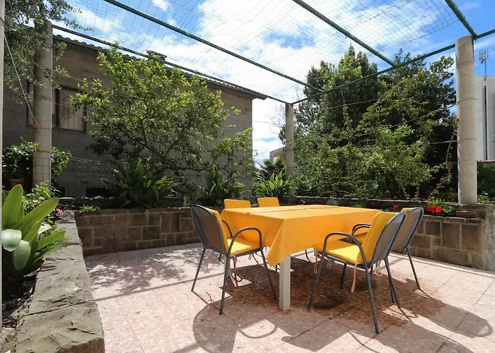 Apartments Nina Beach