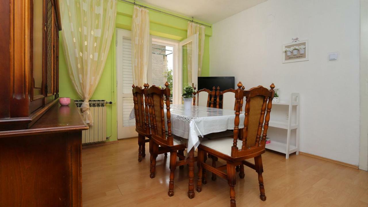 Nina Apartment Makarska