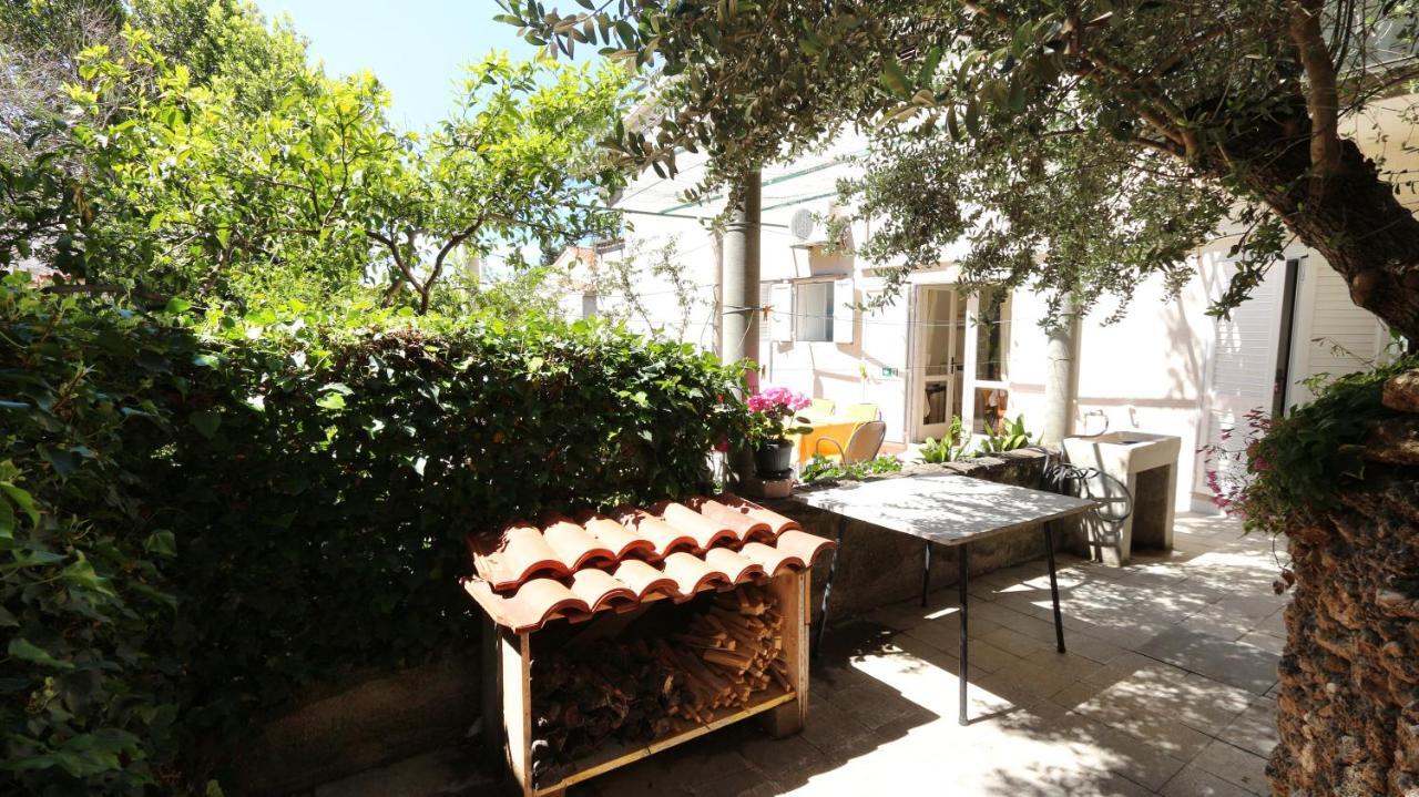 Nina Apartment
